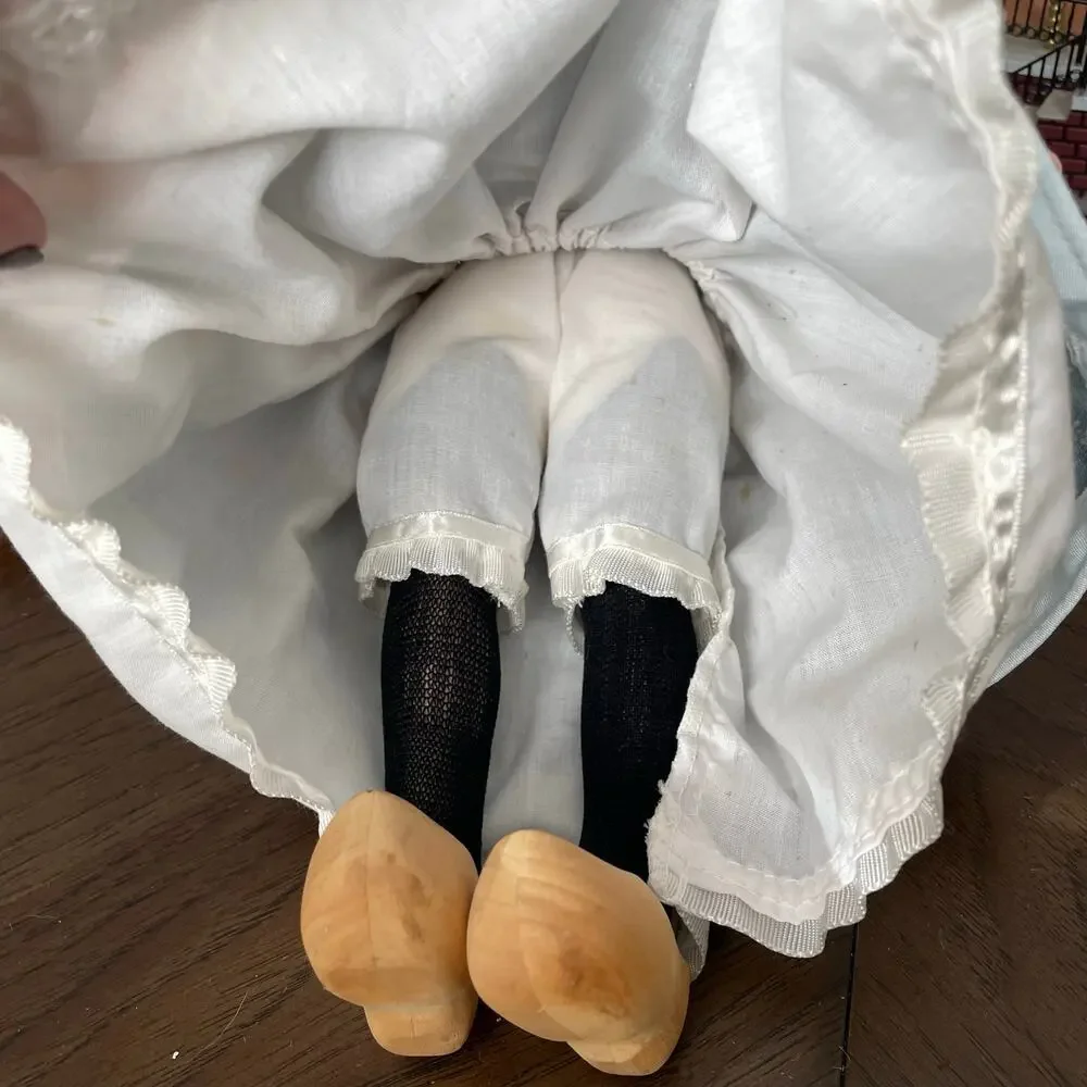 Lenox Hannah The Little Dutch Maiden Doll Vtg 1990 Children of the World READ